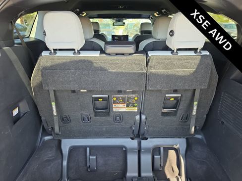 Used 2025 Toyota Sienna XSE AWD/4WD image 23