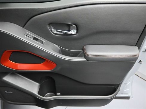 Used 2023 Nissan Frontier PRO-4X w/ Pro-4X Premium Package image 30