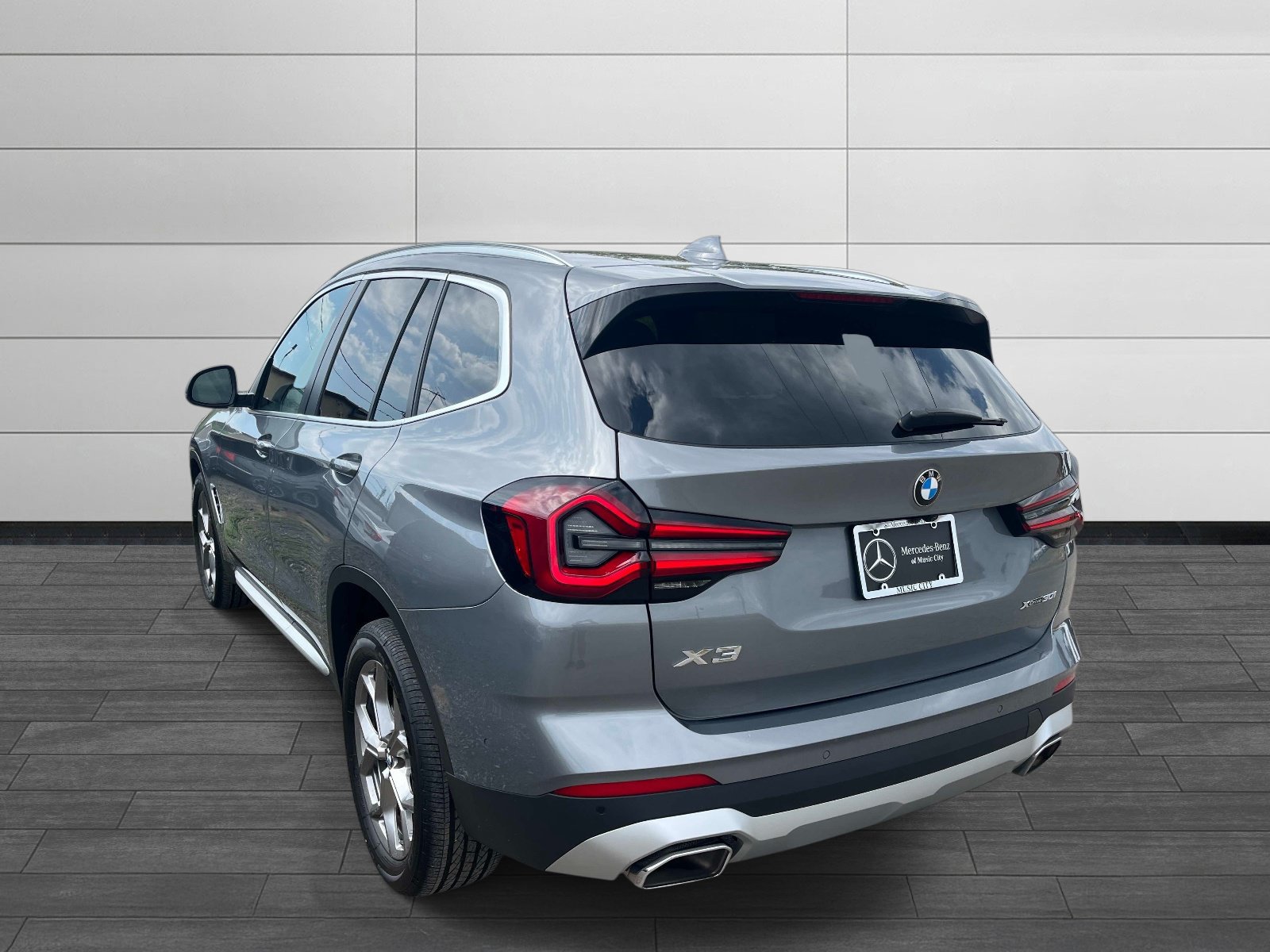Used 2023 BMW X3 xDrive30i w/ Premium Package AWD/4WD image 5