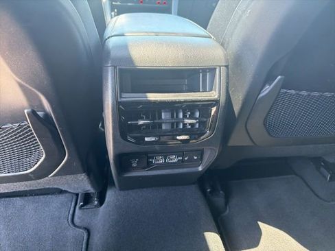 Used 2024 Jeep Grand Cherokee Limited w/ Luxury Tech Group II AWD/4WD image 19