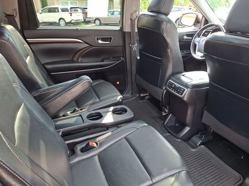 Used 2016 Toyota Highlander Limited Platinum AWD/4WD image 15