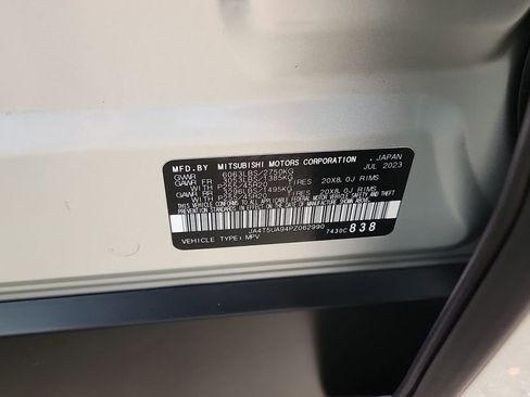 Used 2023 Mitsubishi Outlander SE image 21