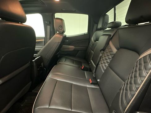 Used 2024 GMC Canyon Denali AWD/4WD image 10