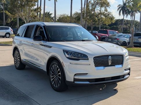 Used 2022 Lincoln Aviator Reserve w/ Equipment Group 201A image 3