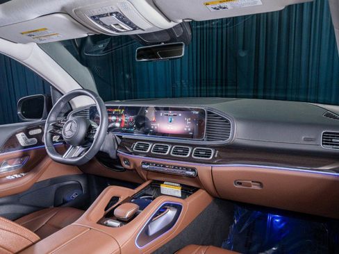 New 2025 Mercedes-Benz GLS 450 4MATIC image 4