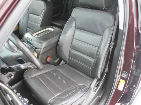 Used 2017 GMC Yukon Denali w/ Open Road Package image 31