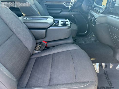 Used 2024 Chevrolet Silverado 2500 LT image 29