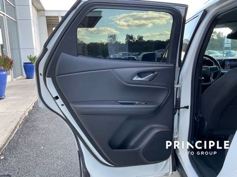 Used 2020 Chevrolet Blazer LT image 25