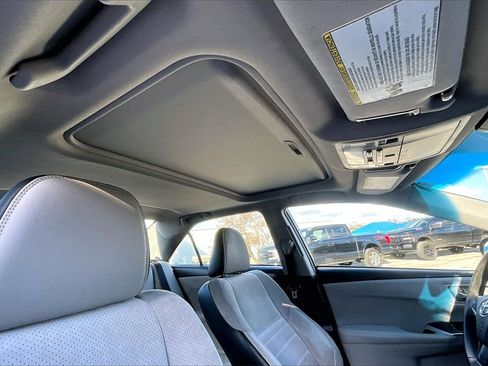 Used 2017 Toyota Camry XSE image 19