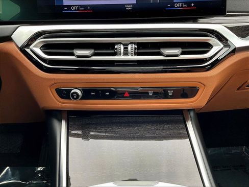 Used 2023 BMW 330i xDrive Sedan w/ Premium Package AWD/4WD image 15