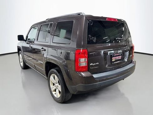 Used 2014 Jeep Patriot Latitude AWD/4WD image 8
