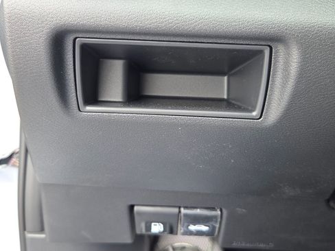 New 2025 Nissan Versa SR FWD image 26
