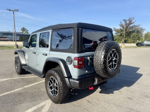 Used 2024 Jeep Wrangler Unlimited Rubicon image 4