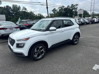 Used 2025 Hyundai Venue SEL FWD video 1