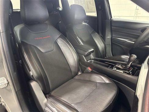 Used 2023 Jeep Compass Trailhawk image 14