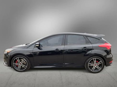 Used 2018 Ford Focus ST image 5