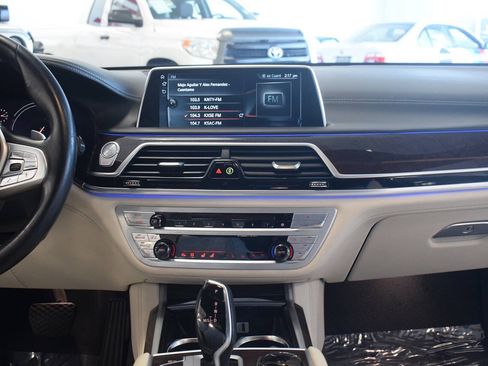 Used 2017 BMW 740i RWD image 54
