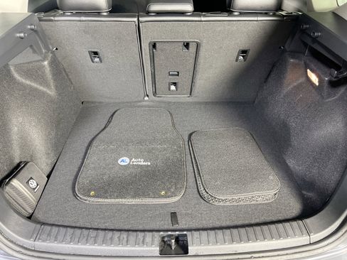 Used 2023 Volkswagen Taos SEL image 26