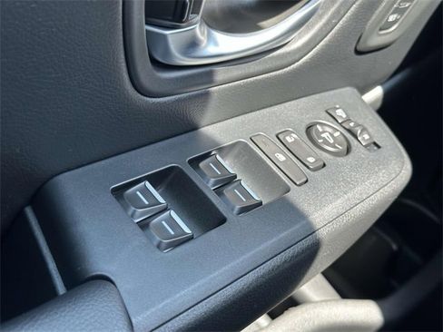 Used 2025 Honda Pilot TrailSport image 25