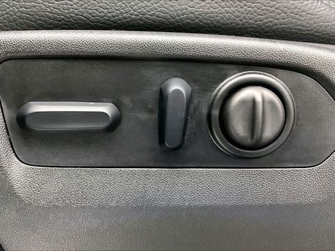 Used 2023 GMC Sierra 3500 Denali AWD/4WD image 32