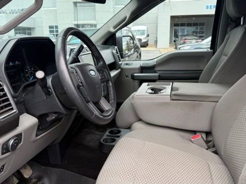 Used 2016 Ford F150 XLT w/ Equipment Group 302A Luxury AWD/4WD image 9