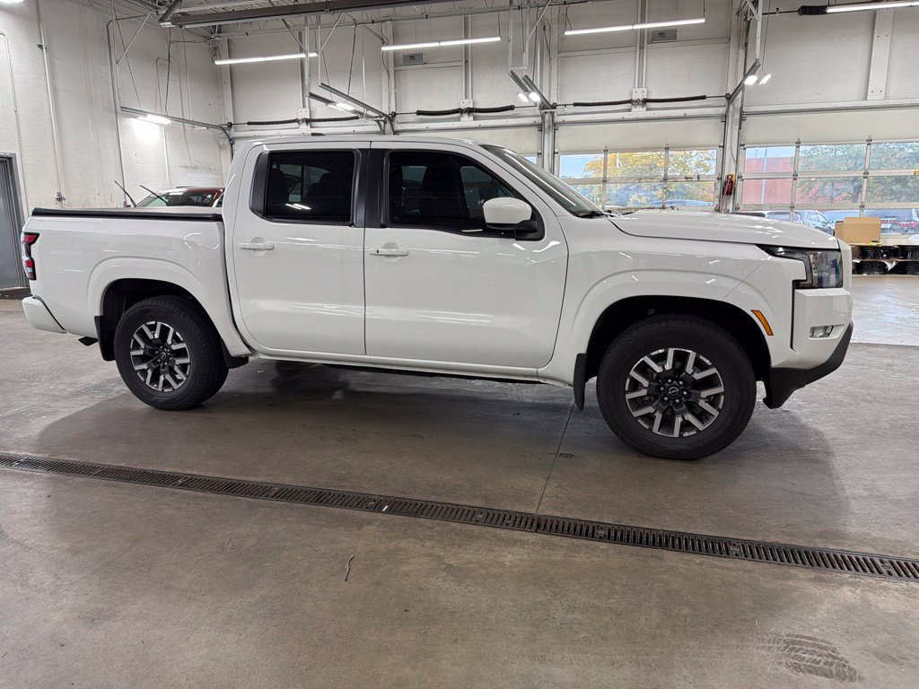Used 2022 Nissan Frontier SV AWD/4WD image 3