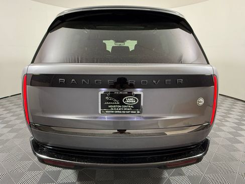 Used 2024 Land Rover Range Rover SV image 10