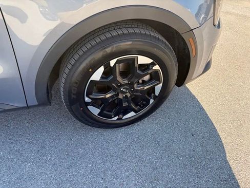 Used 2024 Kia Sorento S image 24