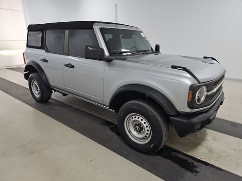 Used 2023 Ford Bronco 4-Door AWD/4WD image 4