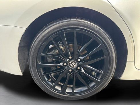 Used 2022 Toyota Camry XSE image 9