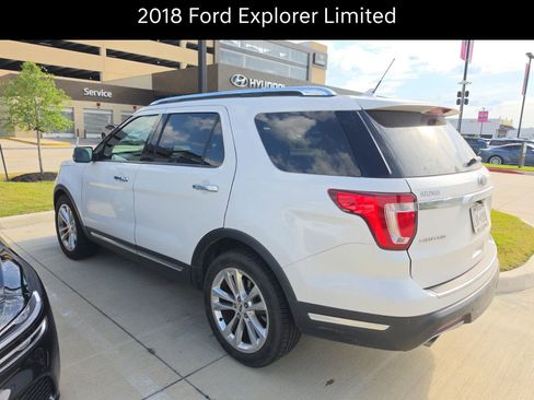Used 2018 Ford Explorer Limited w/ Ford Safe & Smart Package FWD image 2