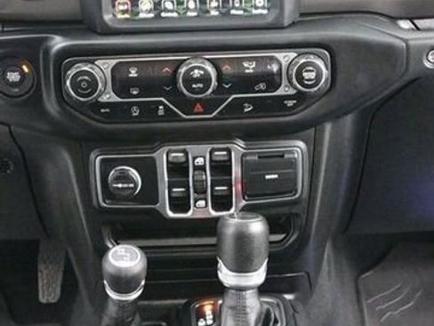 Used 2020 Jeep Wrangler Unlimited Sport image 22