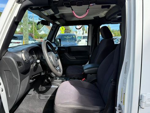 Used 2013 Jeep Wrangler Unlimited Sport image 9