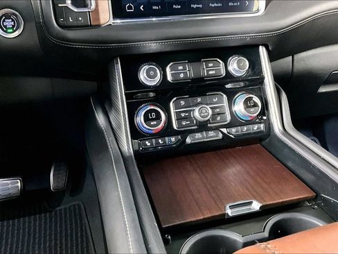 Certified 2023 GMC Yukon Denali Ultimate AWD/4WD image 8