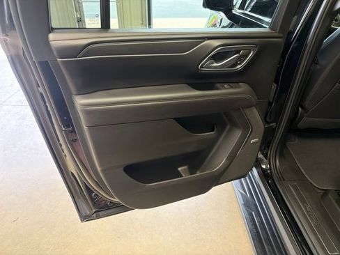 Used 2024 GMC Yukon XL AT4 AWD/4WD image 31