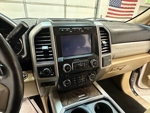 Used 2018 Ford F250 Lariat image 28