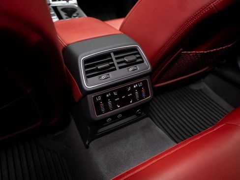 Used 2024 Audi S6 Premium Plus w/ Premium Plus Package image 43