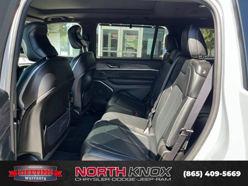 Used 2024 Jeep Grand Cherokee L Overland w/ Advanced Protech Group III AWD/4WD image 15