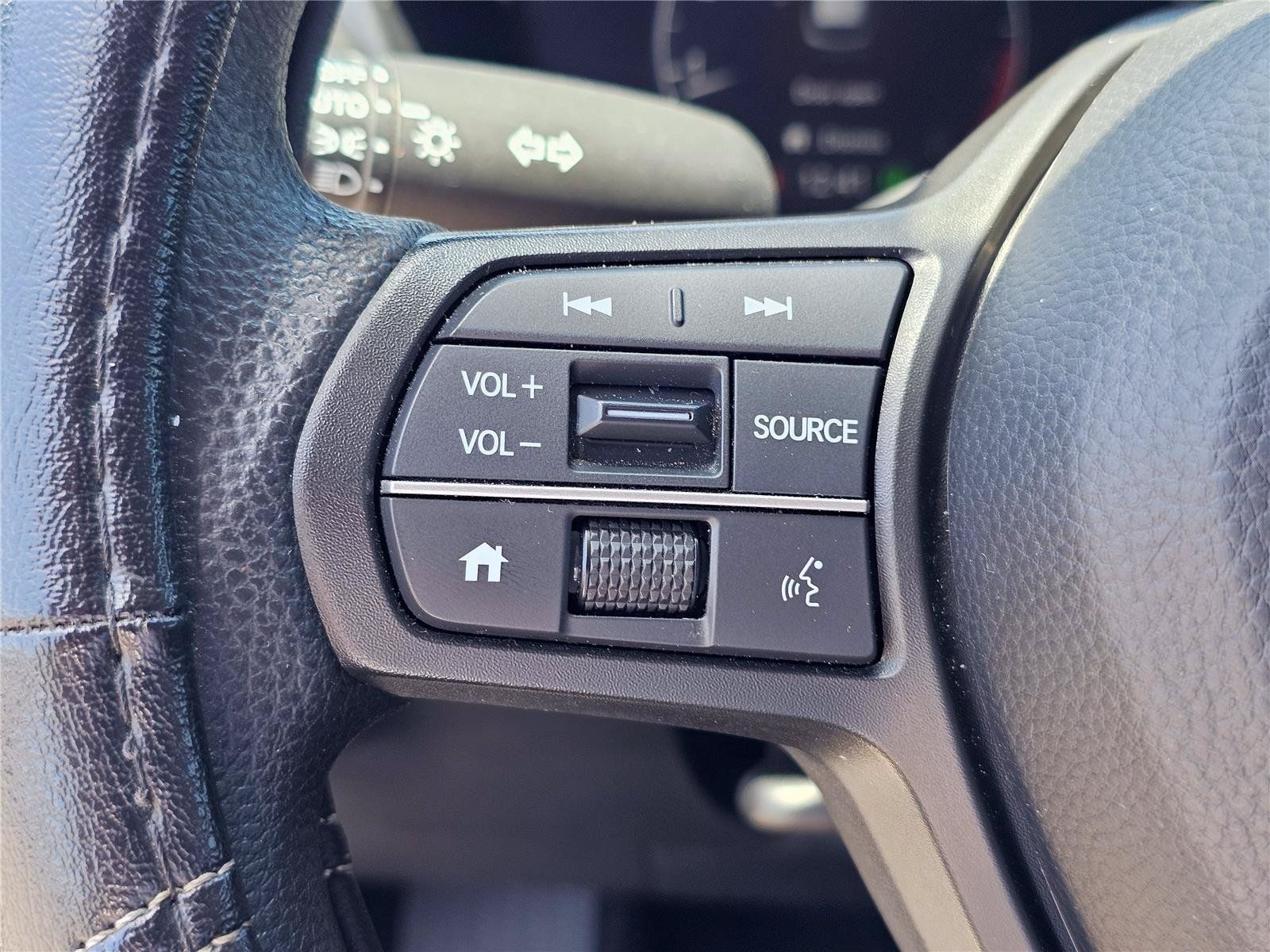 Used 2025 Honda HR-V LX image 19