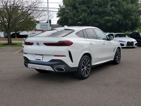 Used 2022 BMW X6 xDrive40i w/ M Sport Package AWD/4WD image 5