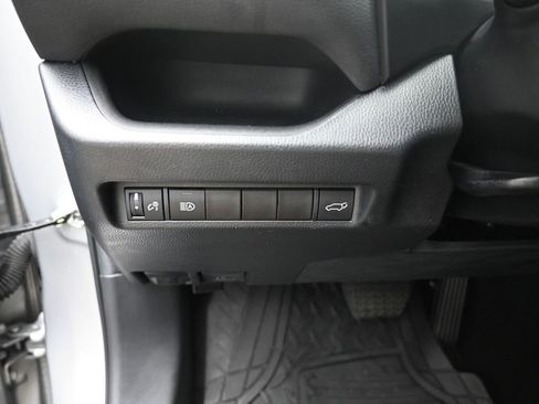 Used 2022 Toyota RAV4 XLE image 16