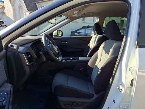 Used 2023 Nissan Rogue SV AWD/4WD image 14