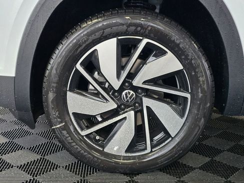 New 2026 Volkswagen Atlas SEL image 11