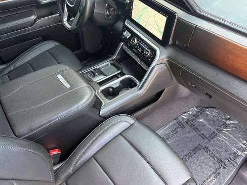 Used 2024 GMC Sierra 2500 Denali w/ Denali Reserve Package AWD/4WD image 15