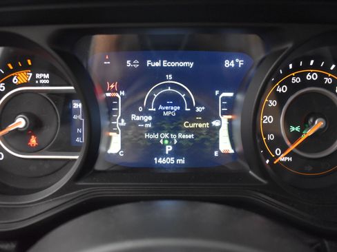 Used 2025 Jeep Wrangler Unlimited Sahara AWD/4WD image 8