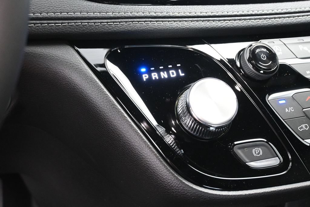 New 2027 Chrysler Pacifica Select w/ Family Tech Group FWD image 18