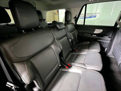 Certified 2025 Ford Expedition Active AWD/4WD image 22