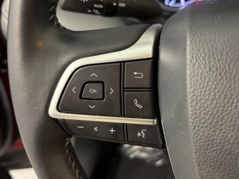 Used 2022 Toyota Highlander XLE FWD image 19