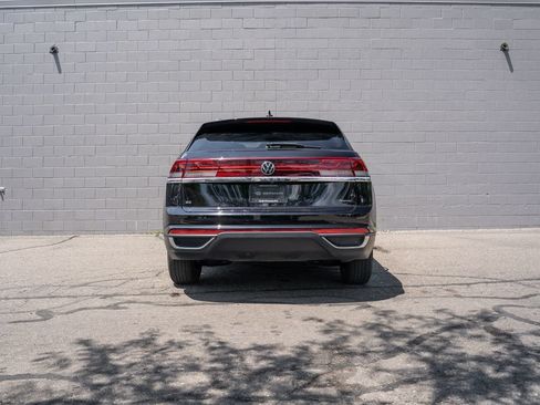 Used 2024 Volkswagen Atlas Cross Sport SE AWD/4WD image 6