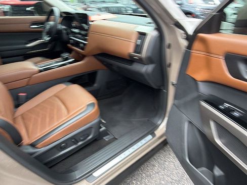 Used 2024 Nissan Pathfinder Platinum w/ Cargo Package FWD image 17
